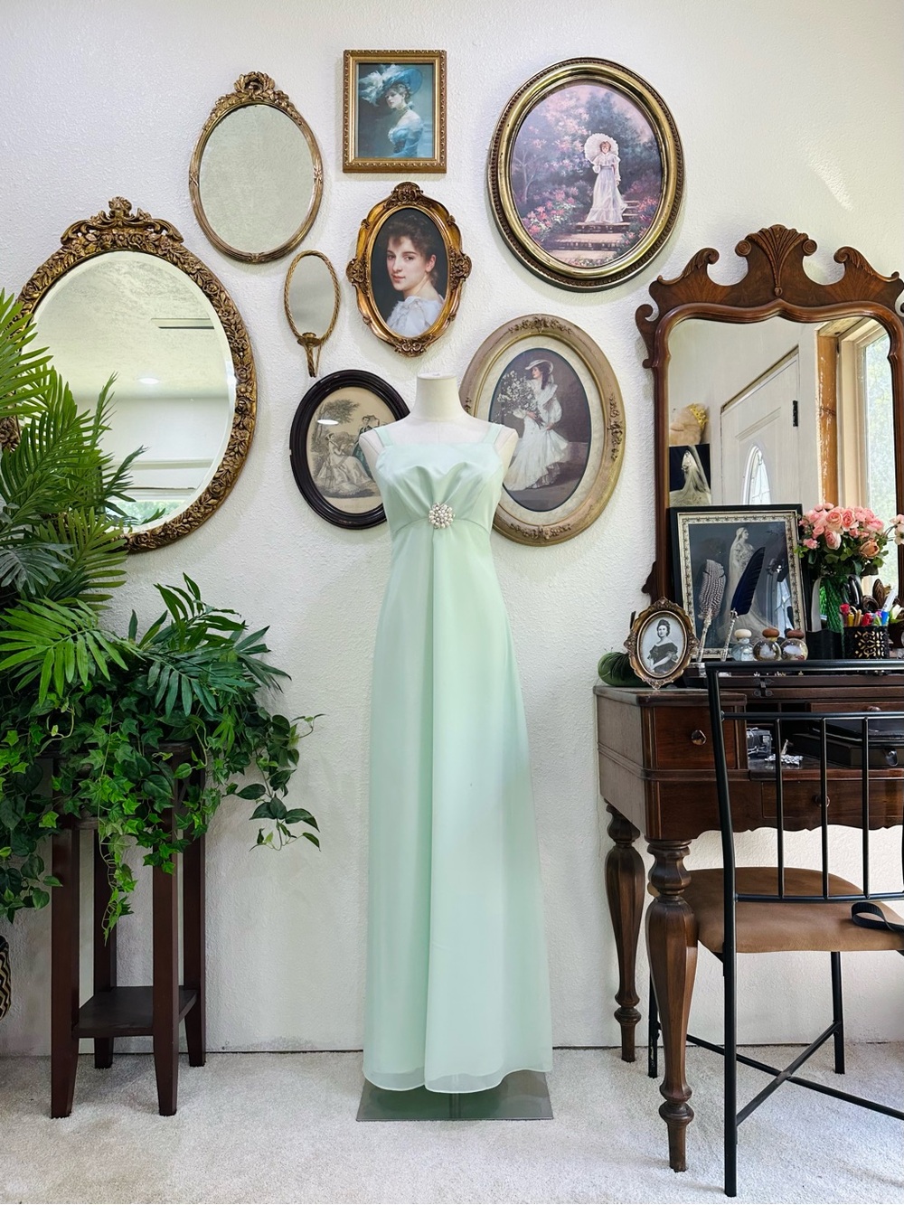 Elegant Mint Green Evening Gown - Classic Long Dress